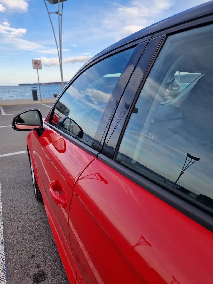 Audi A1 A1 SB 1,0 TFSI Sport Sport Rot - 2