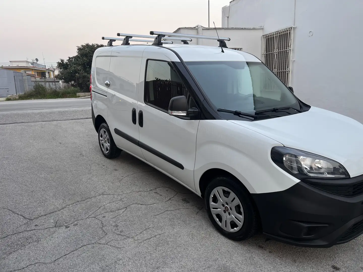 Fiat Doblo Doblo 1.6 mjt LOUNGE 105cv 2022 3 POSTI!!!!! Blanc - 2