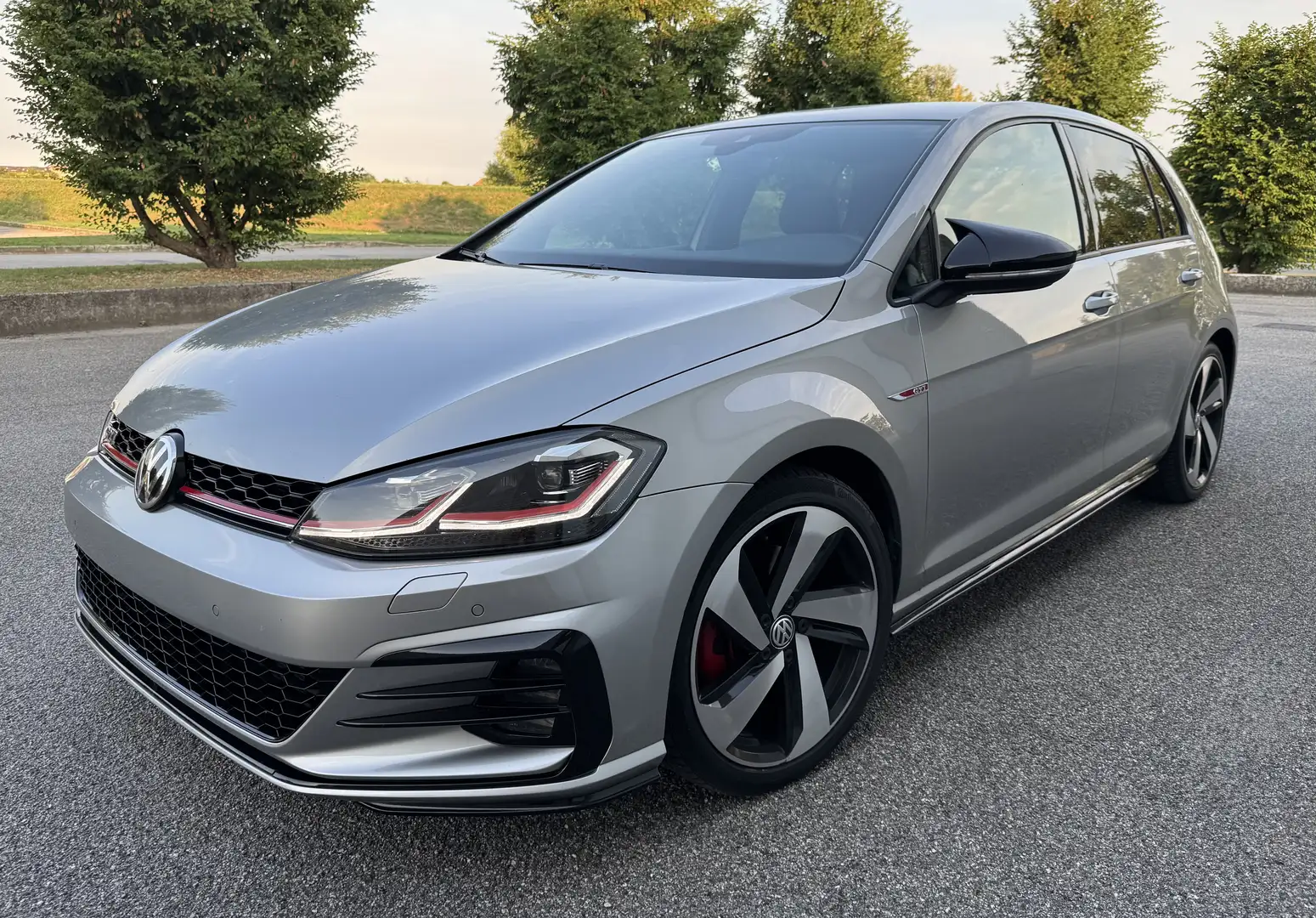 Volkswagen Golf GTI 5p 2.0 tsi Gti  Business&Drive dsg Grigio - 1