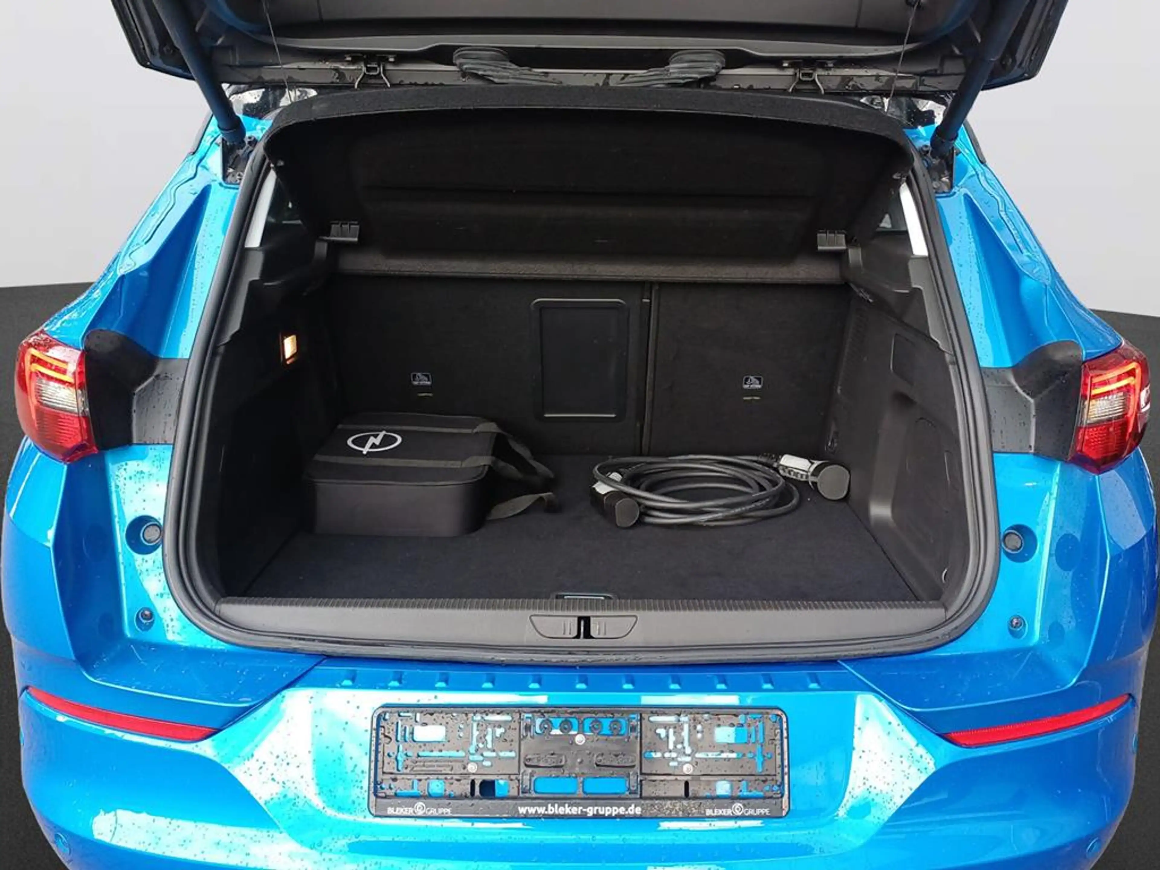 Opel Grandland , PHEV, Elegance, 165 kW (224 PS), AT8 S/ — photo 7