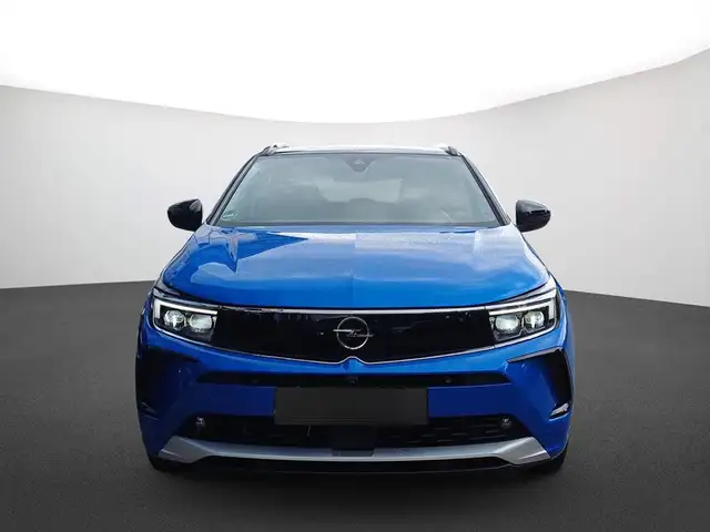 Opel Grandland view 2