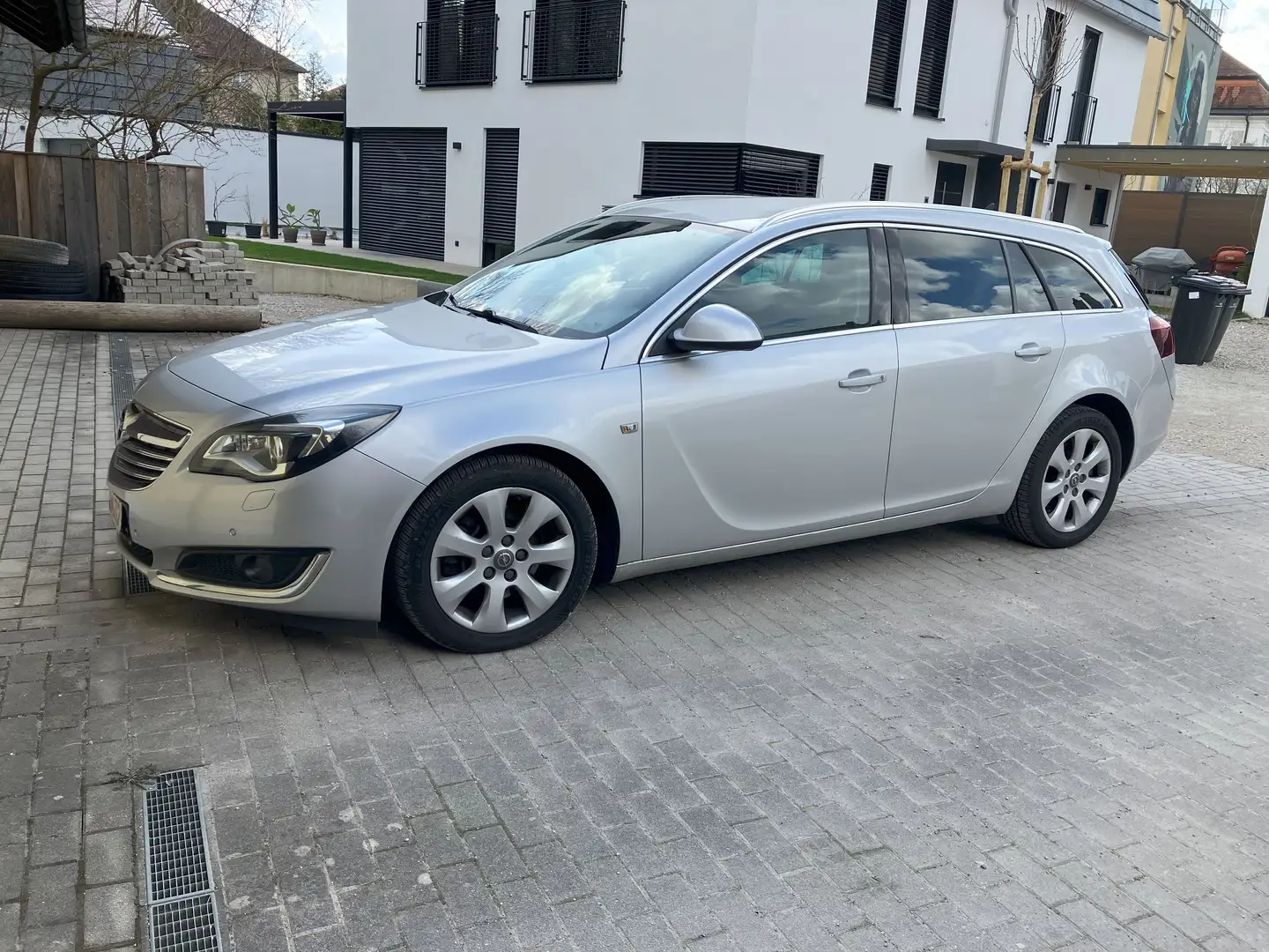 Opel Insignia Innovation BI-XENON SHZG TEMPOMAT PDC NAVI ALU Grau - 1