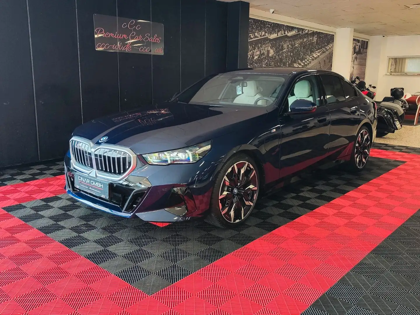 BMW 530 e *M-SPORT* (CAM/LIVE/SHZ/LED/INDIV Bleu - 1