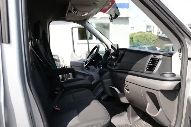Ford Transit view 14
