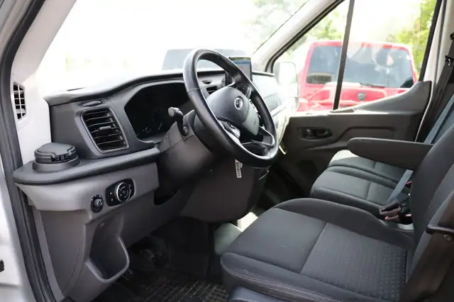 Ford Transit view 7