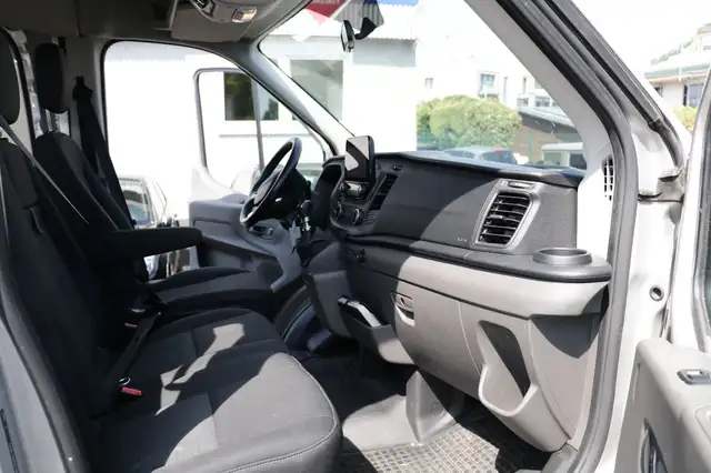 Ford Transit view 11