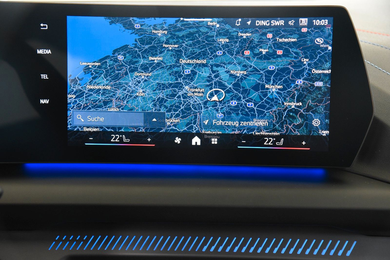 BMW 120 i M Sport Pro HUD LED DAB ParkAss+ Aktivsitz — photo 11