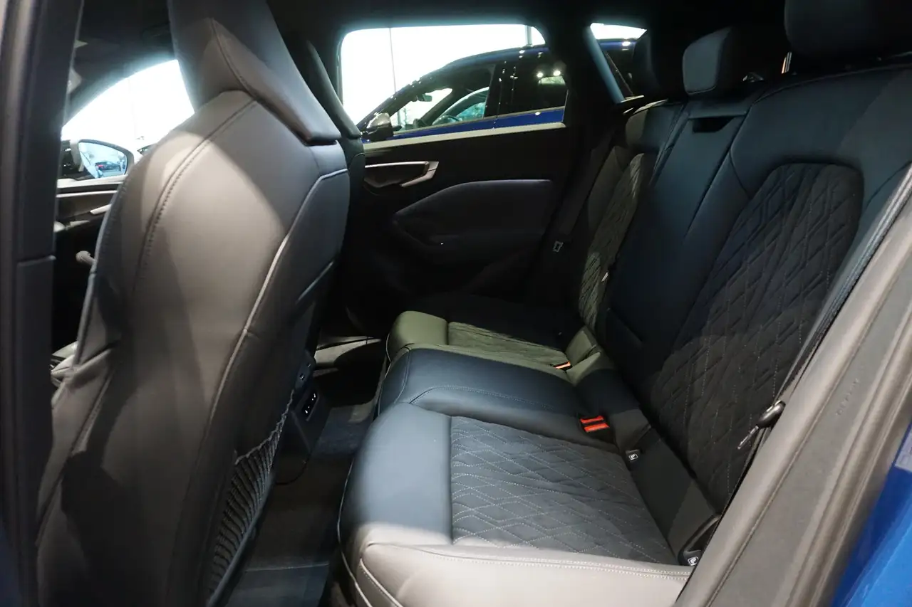 Audi A5 Avant e-hybrid quattro S line Tech pro AHK HUD ... 8
