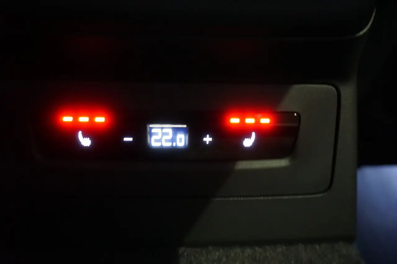 Audi A5 Avant e-hybrid quattro S line Tech pro AHK HUD ... 10
