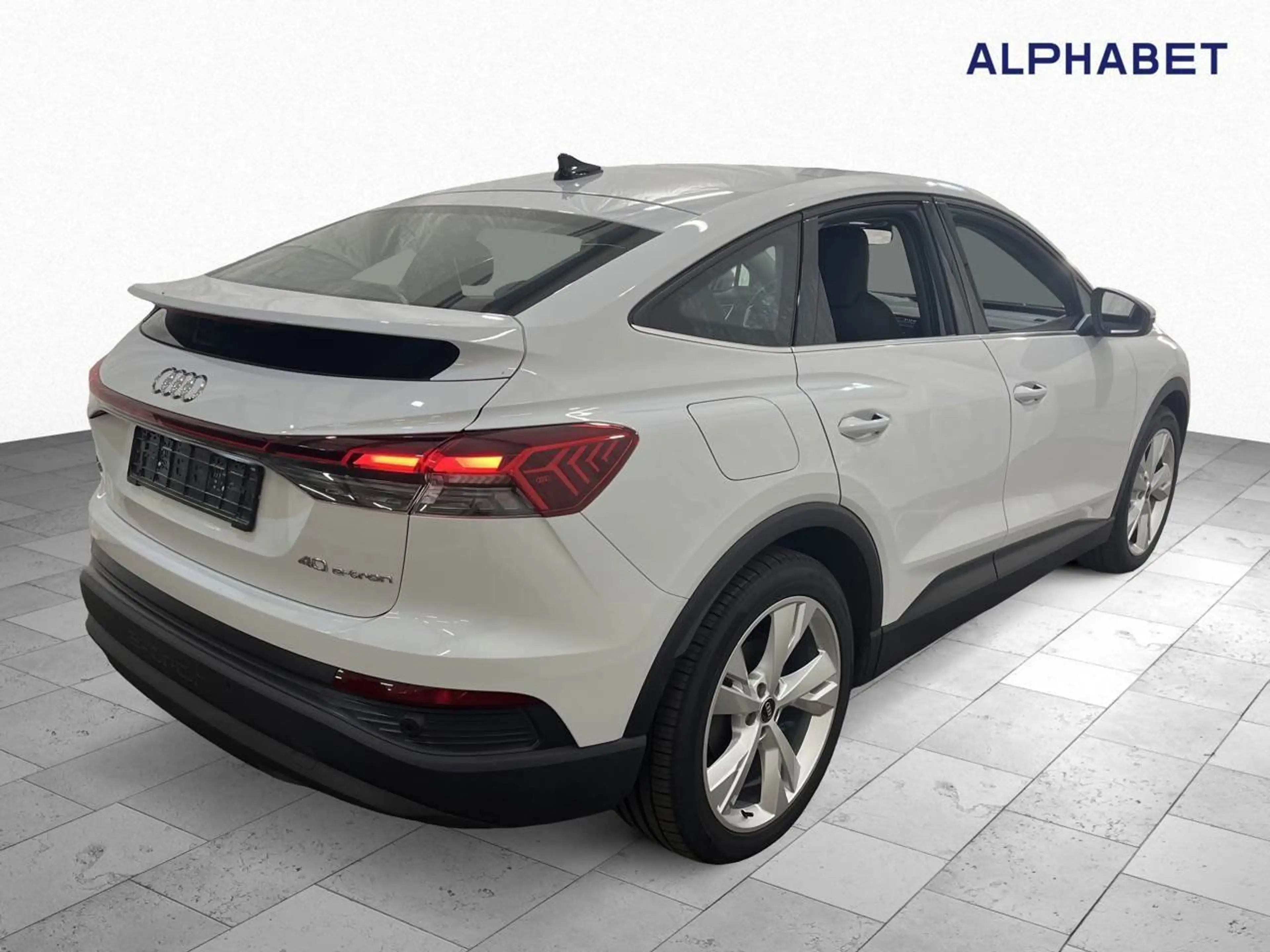 Audi Q4 e-tron Q4 40 e-tron Sportback basis Virtual AHK SpoSi — photo 5