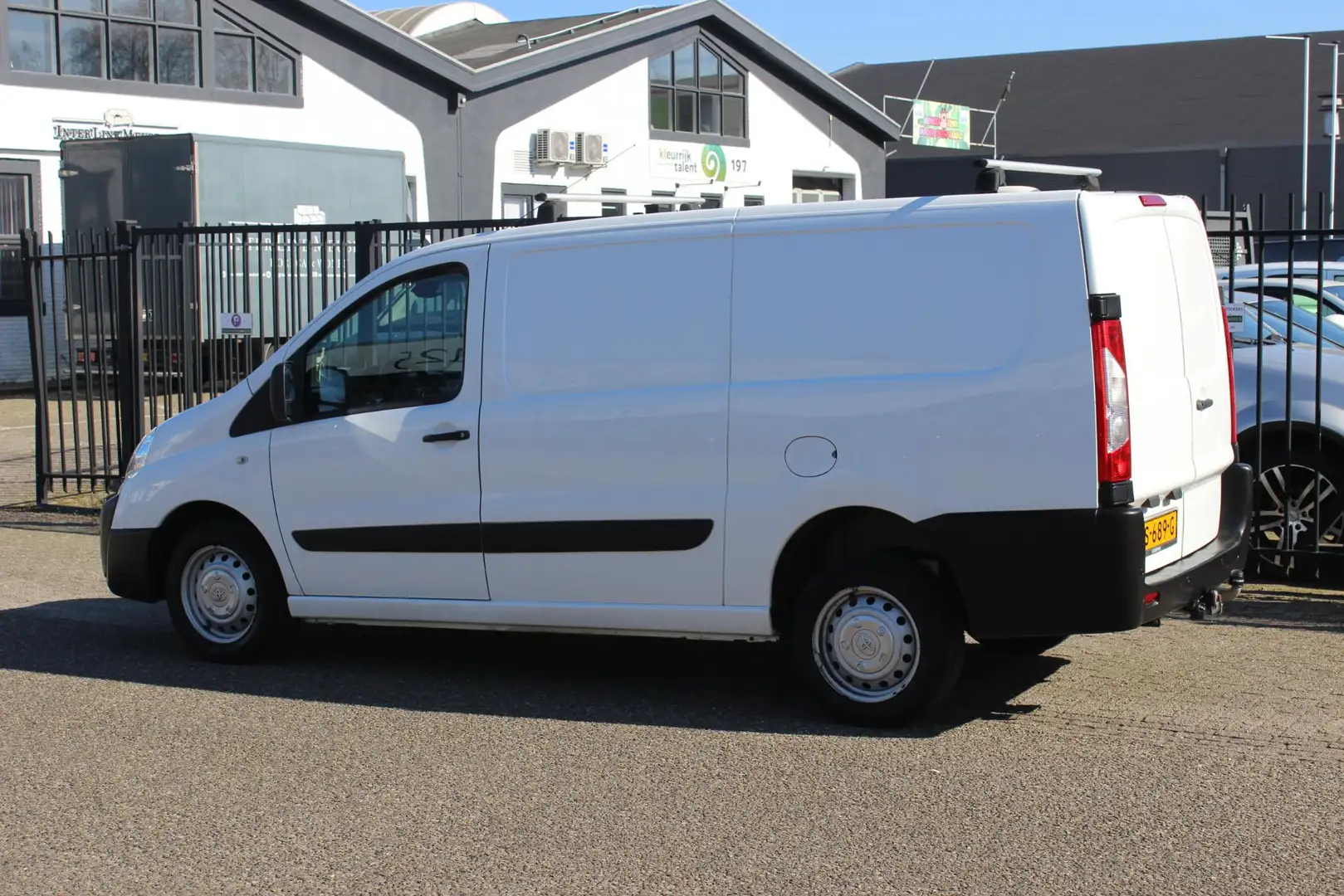 Toyota Proace 2.0D L2H1 Aspiration - 2