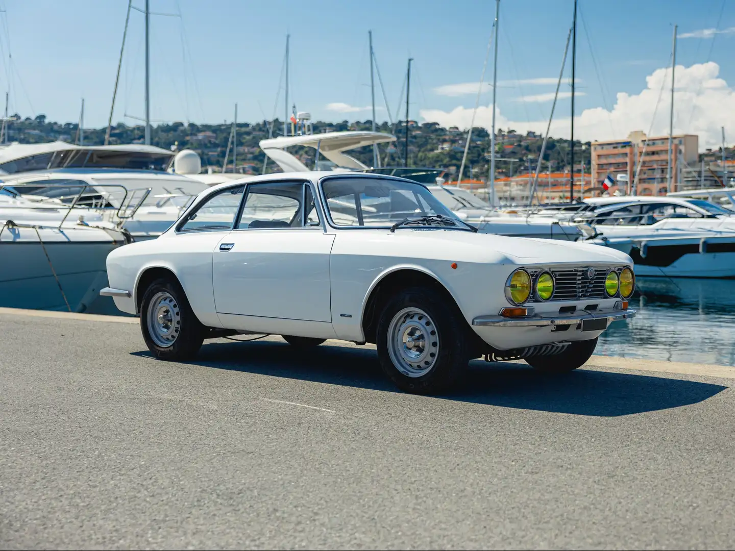 Alfa Romeo Junior 1600 Beyaz - 1