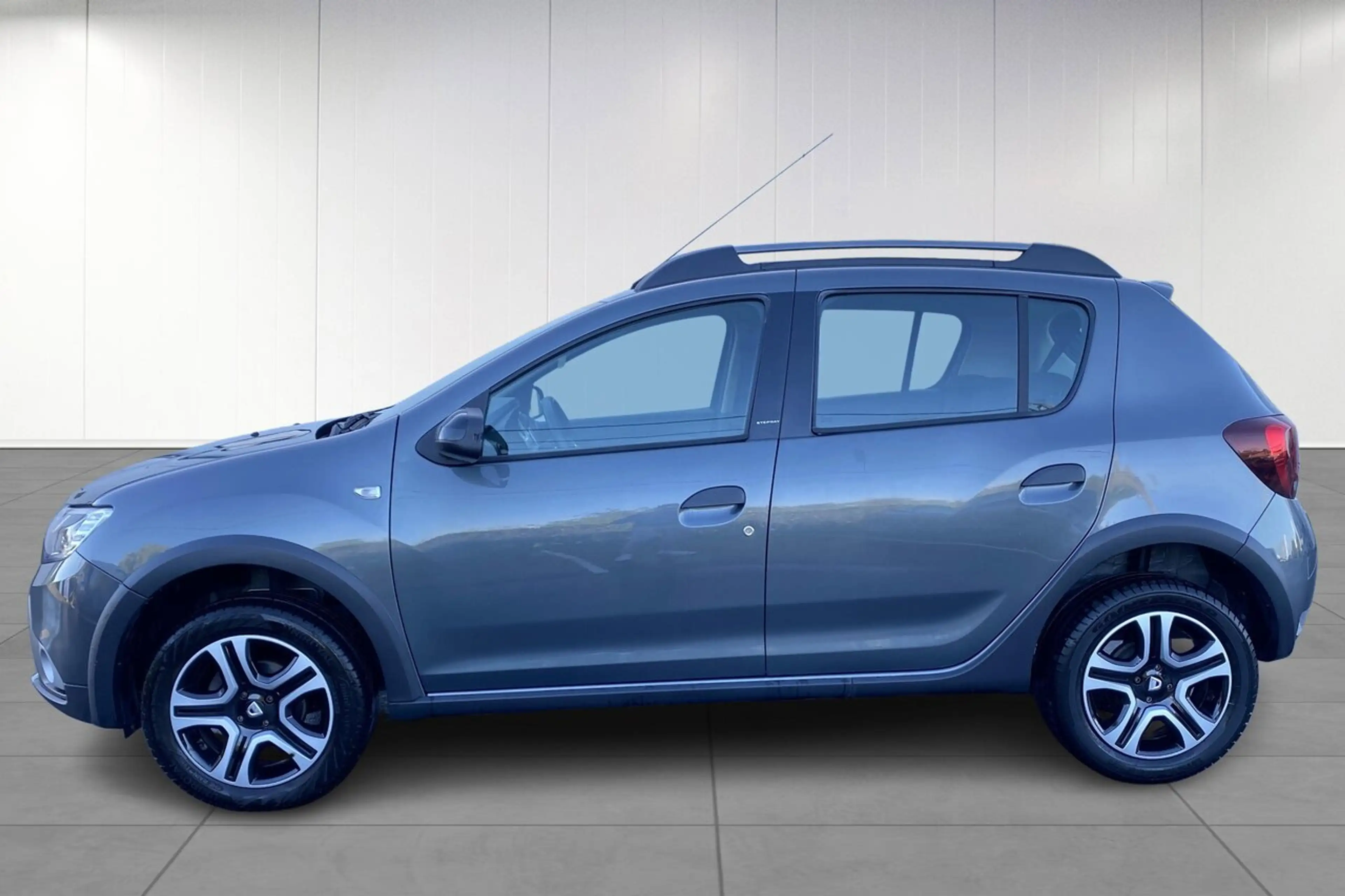 Dacia Sandero Urban Explorer TCe 90 PDC achter, GPS, Camera — photo 2