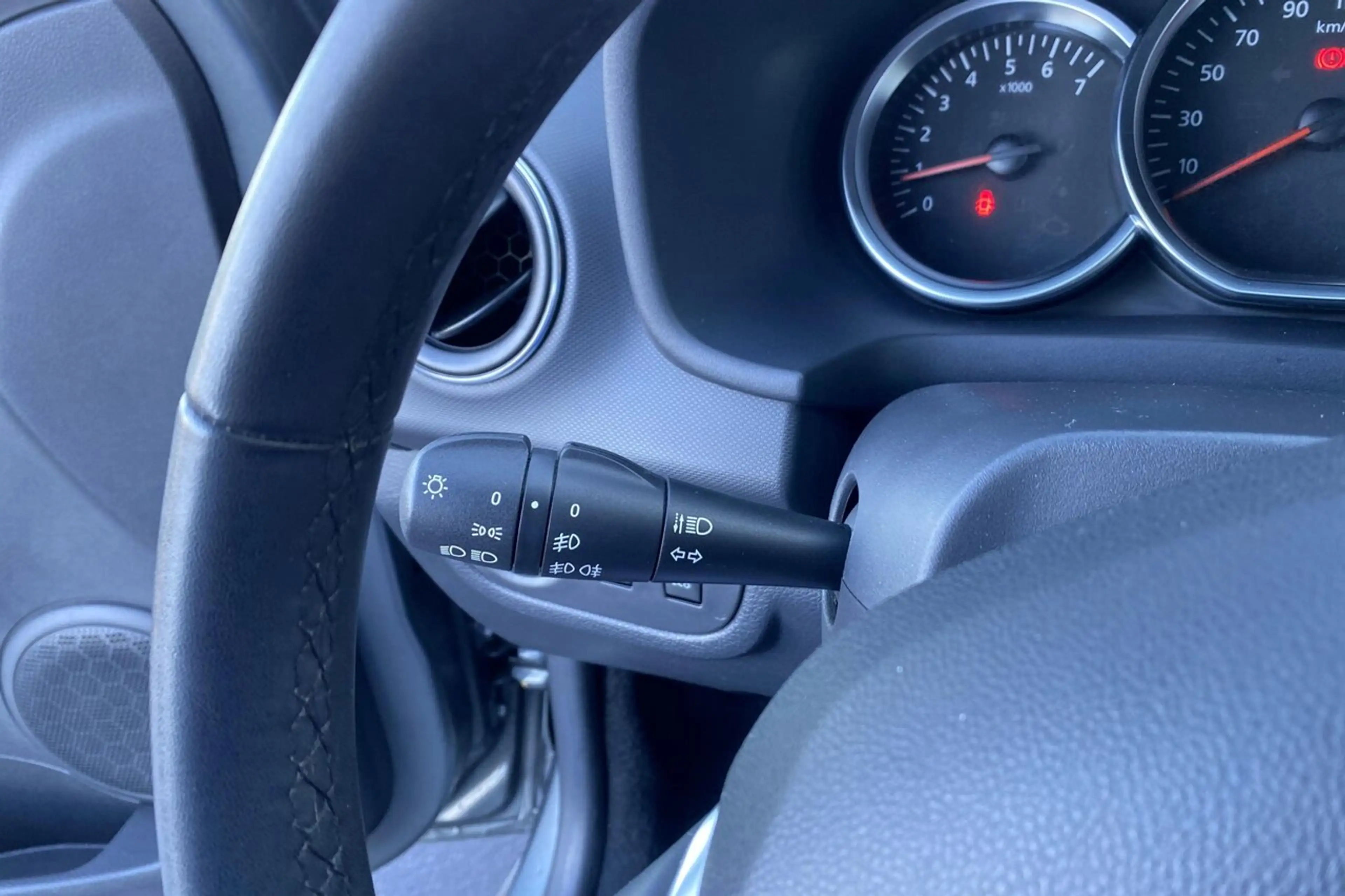 Dacia Sandero Urban Explorer TCe 90 PDC achter, GPS, Camera — photo 15