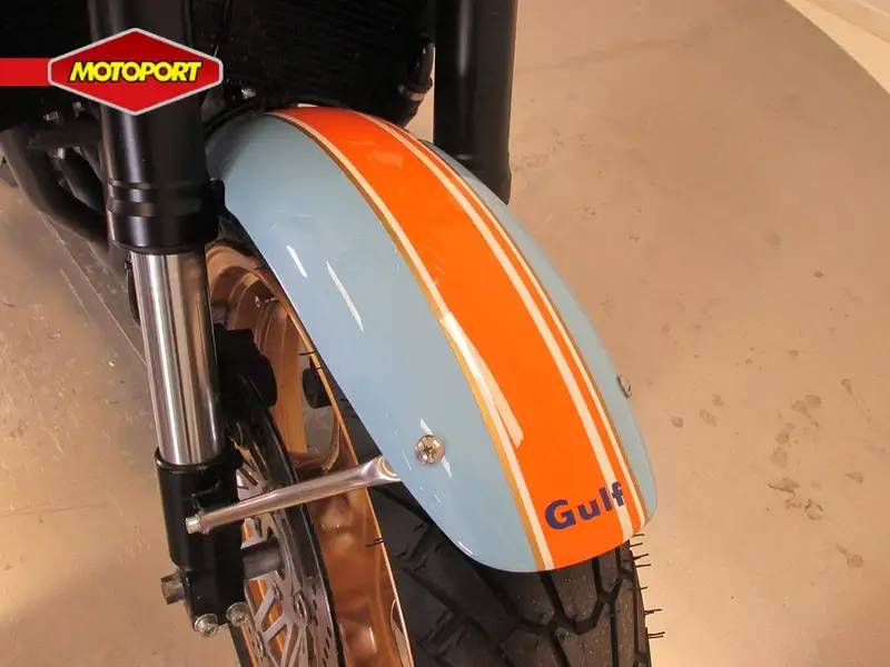 Suzuki GSX-R 400 - foto 6
