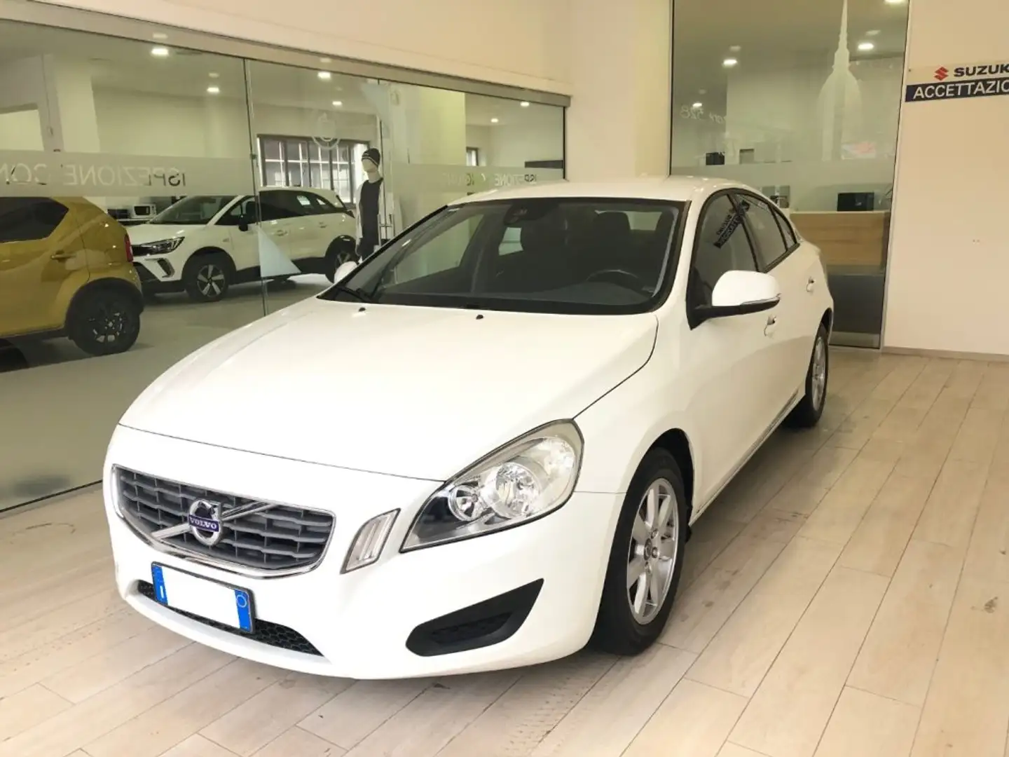 Volvo S60 D2 Business Bianco - 1