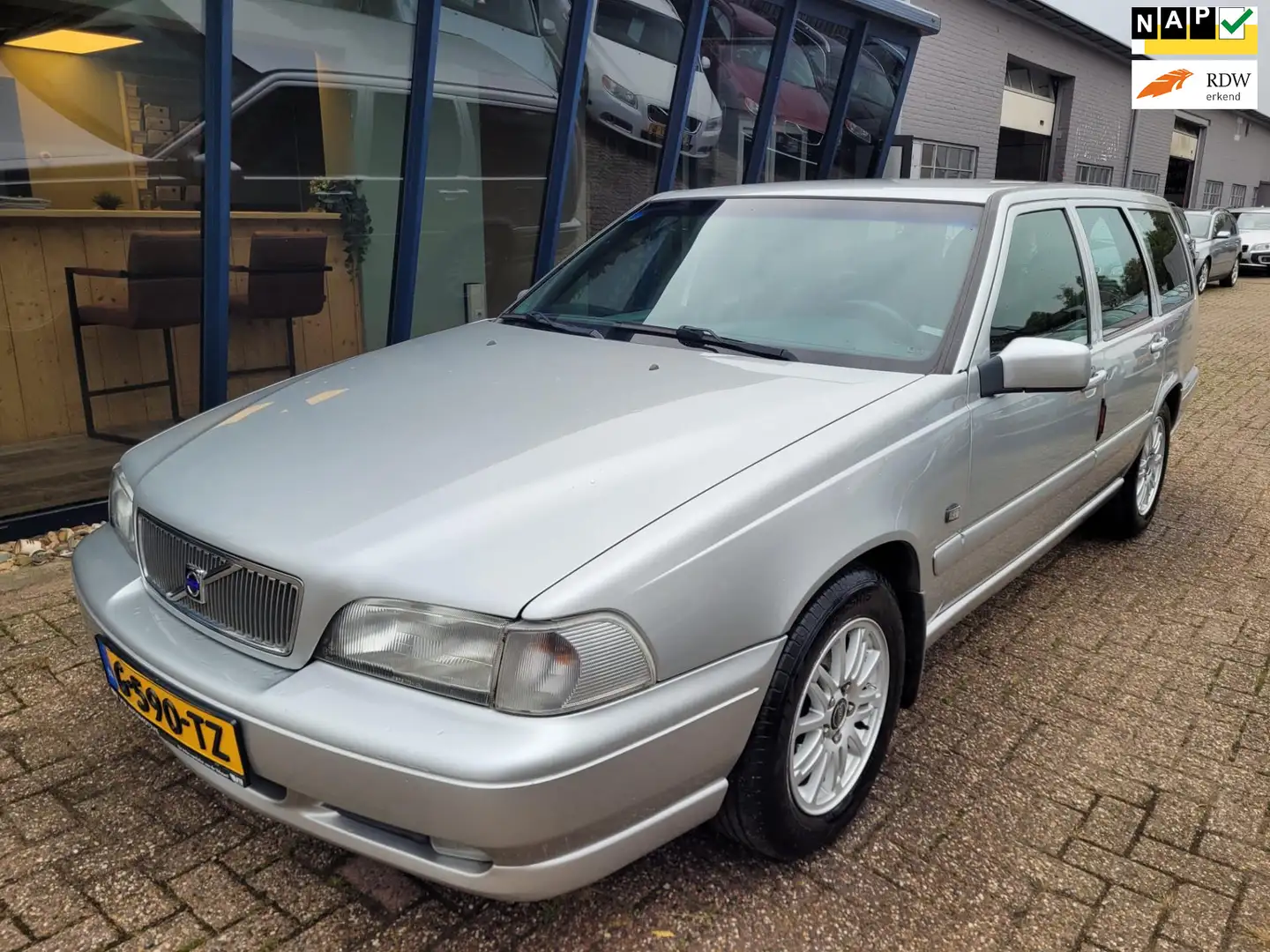 Volvo V70 2.4 Europa Classic LPG-G3 Gris - 1