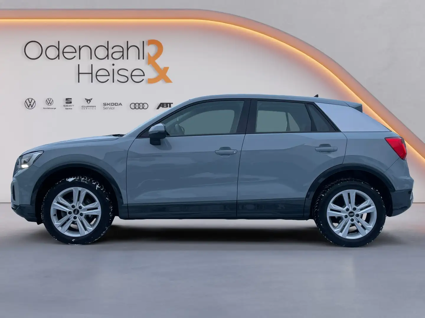 Audi Q2 advanced 35 TFSI S tronic PANO / RFK / NAVI / S Grau - 2