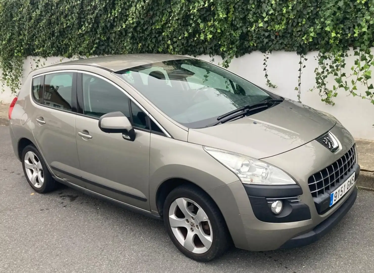Peugeot 3008 1.6HDI FAP Premium Beige - 2