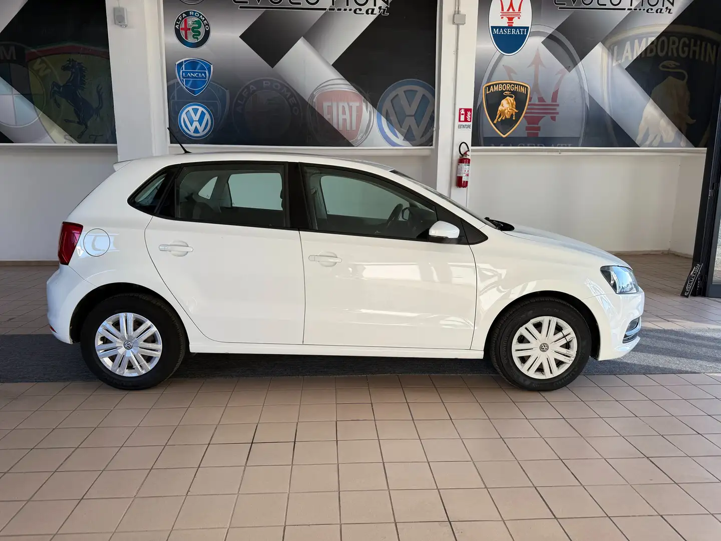 Volkswagen Polo Polo 5p 1.4 tdi Trendline 75cv Blanco - 2