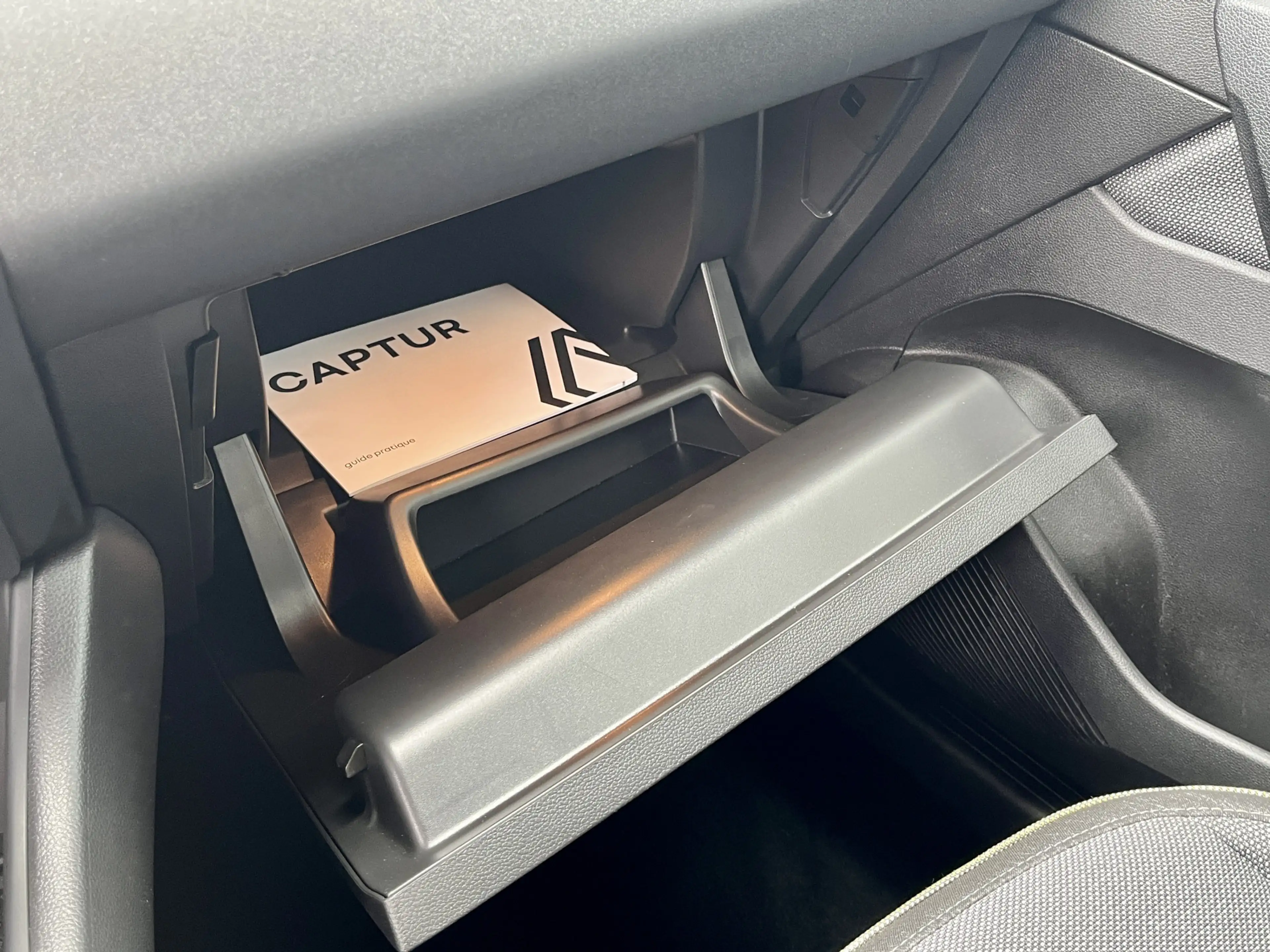Renault Captur 1.8 E-Tech Full Hybrid 160 Techno | Pack Winter | — photo 31