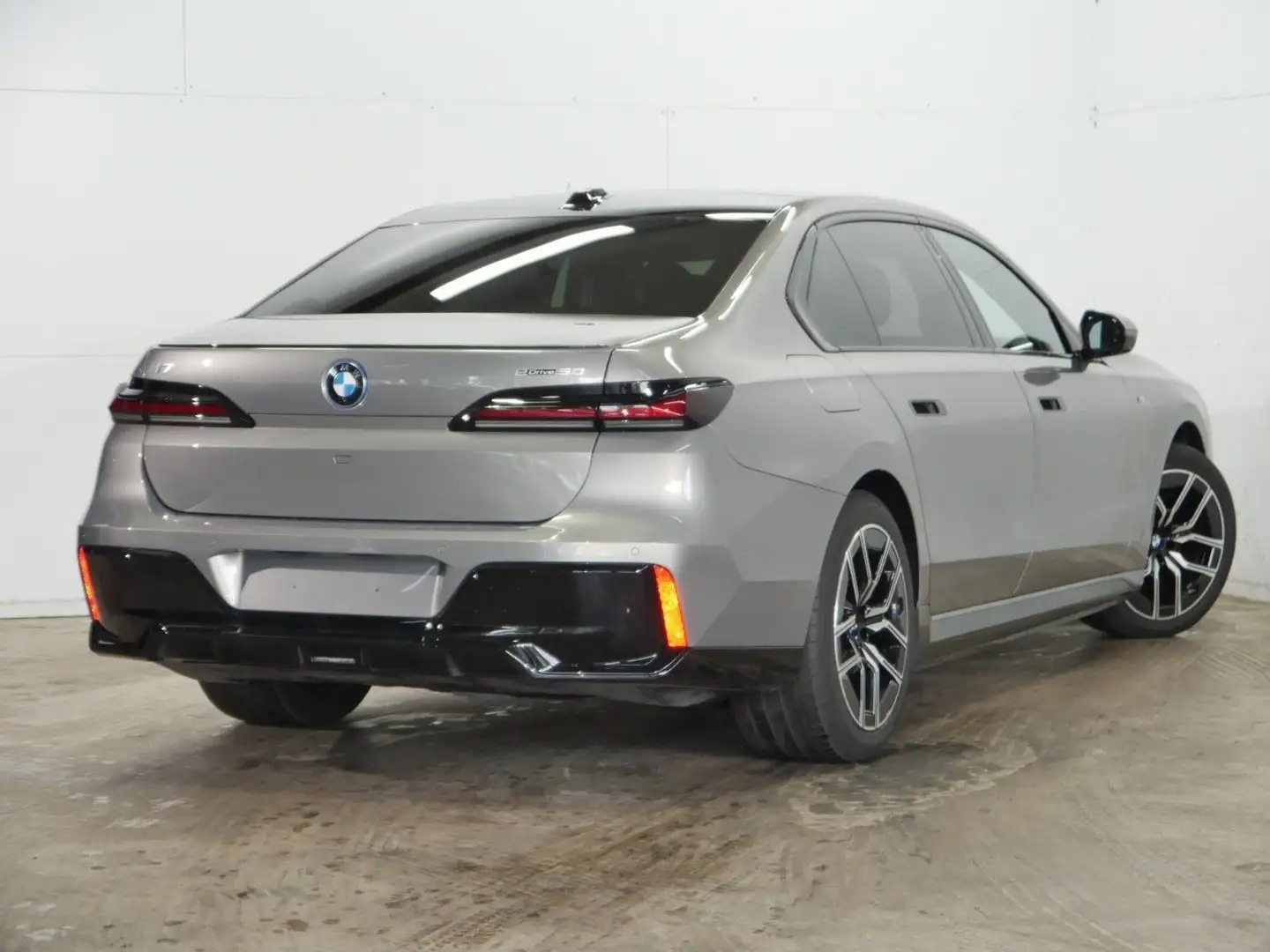 BMW i7 eDrive50 B&W Surround, Executive Lounge Paket Grau - 2