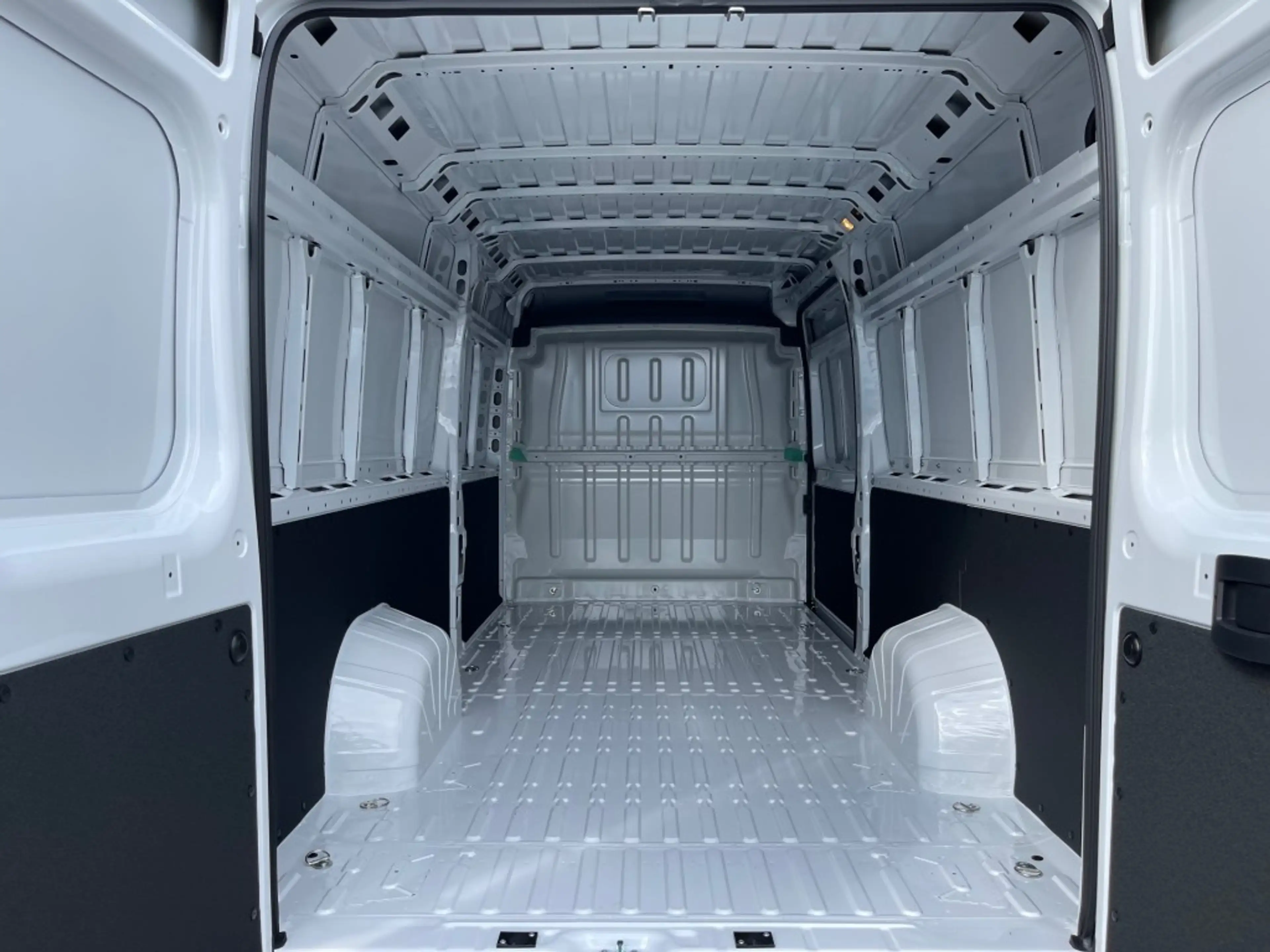 Citroen Jumper 35  2.2D 165 pk L4 H2 — photo 11