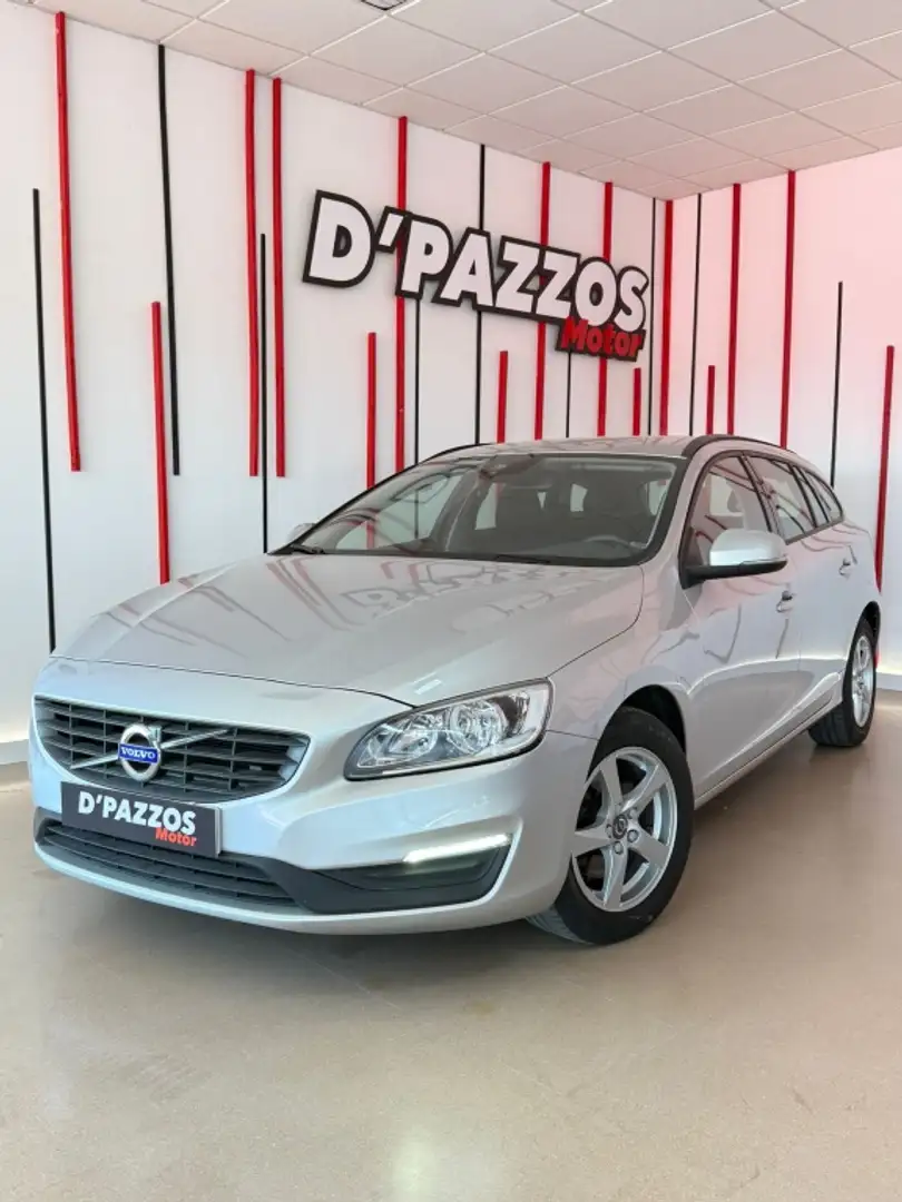 Volvo V60 D2 Summum 120 Plateado - 1