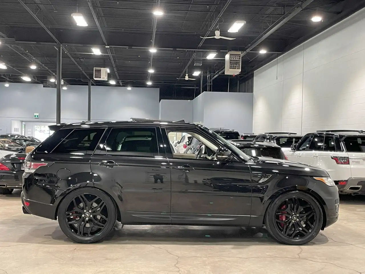 Land Rover Range Rover Sport снимка Land Rover Range Rover Sport