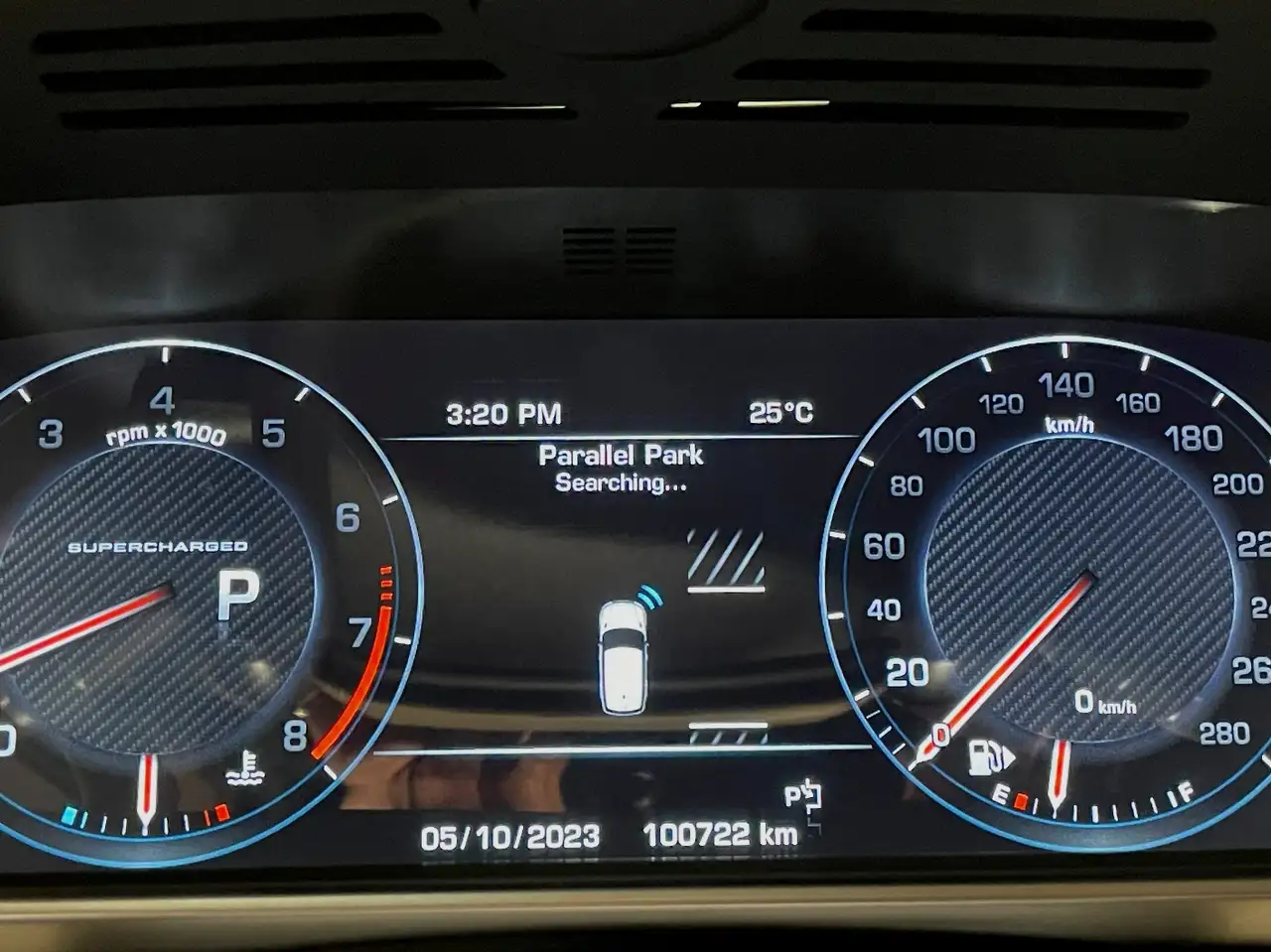 Land Rover Range Rover Sport снимка Land Rover Range Rover Sport