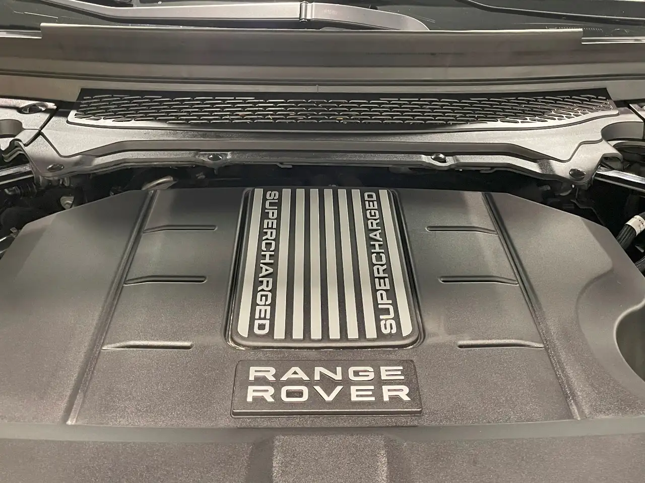 Land Rover Range Rover Sport снимка Land Rover Range Rover Sport