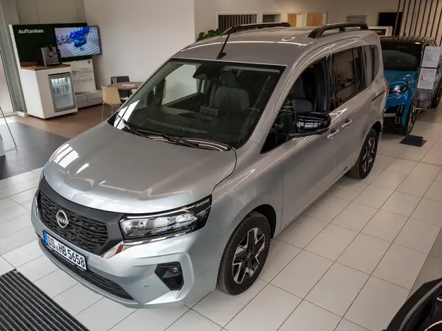 Nissan Townstar view 2