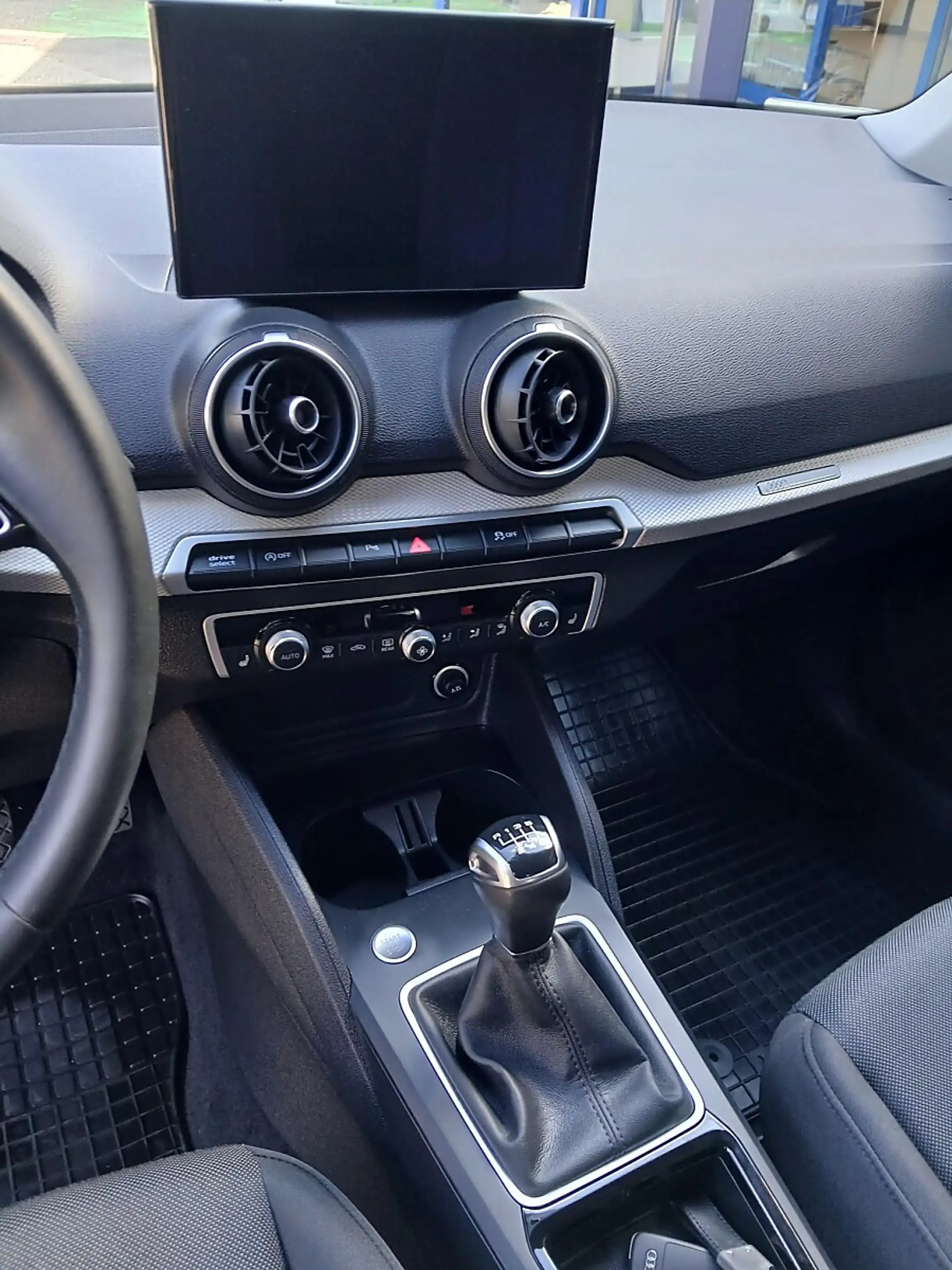 Audi Q2 30 TFSI — photo 6