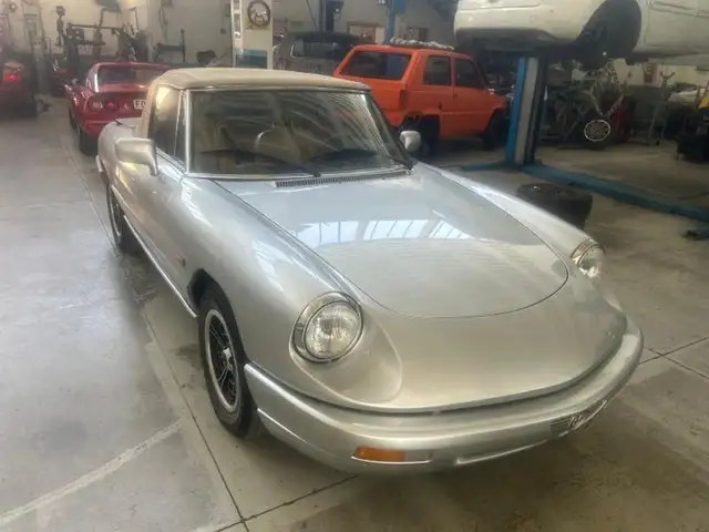 Alfa Romeo Spider 2.0i