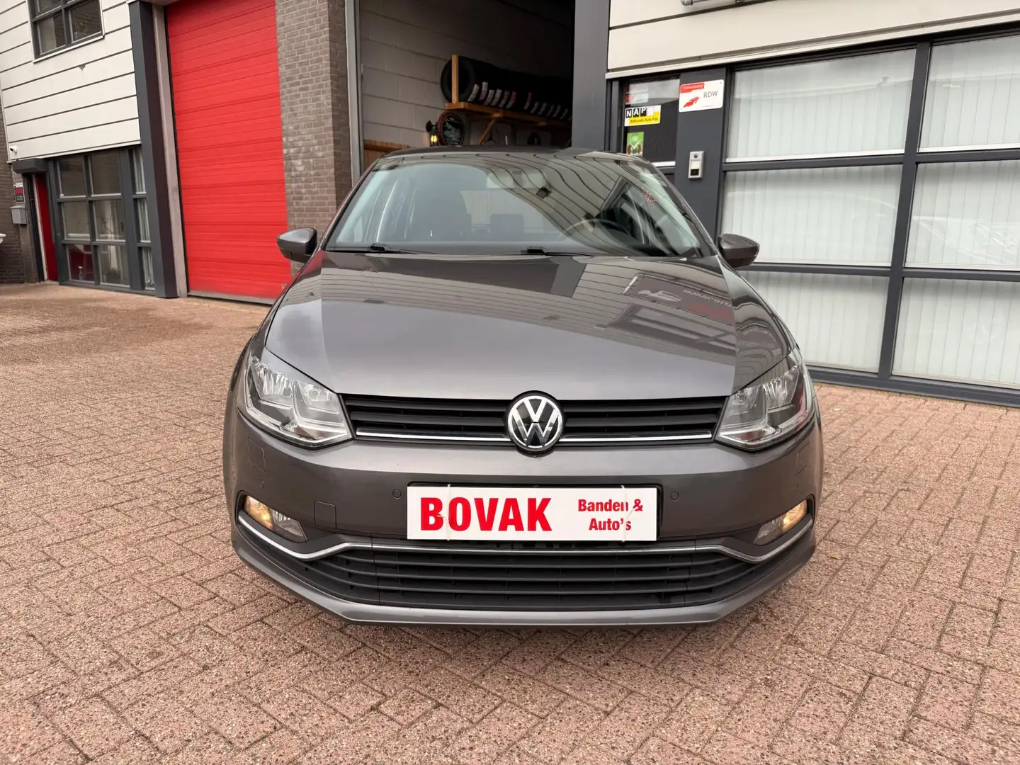 Volkswagen Polo 1.2 TSI Highline Grijs - 2