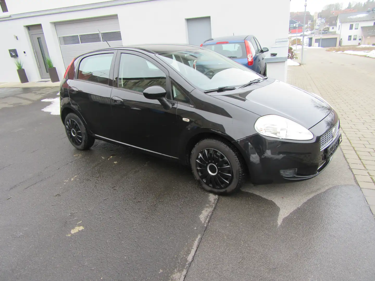 Fiat Punto Evo Punto EVO  5-Türer 1.4 8V Active Start Schwarz - 1