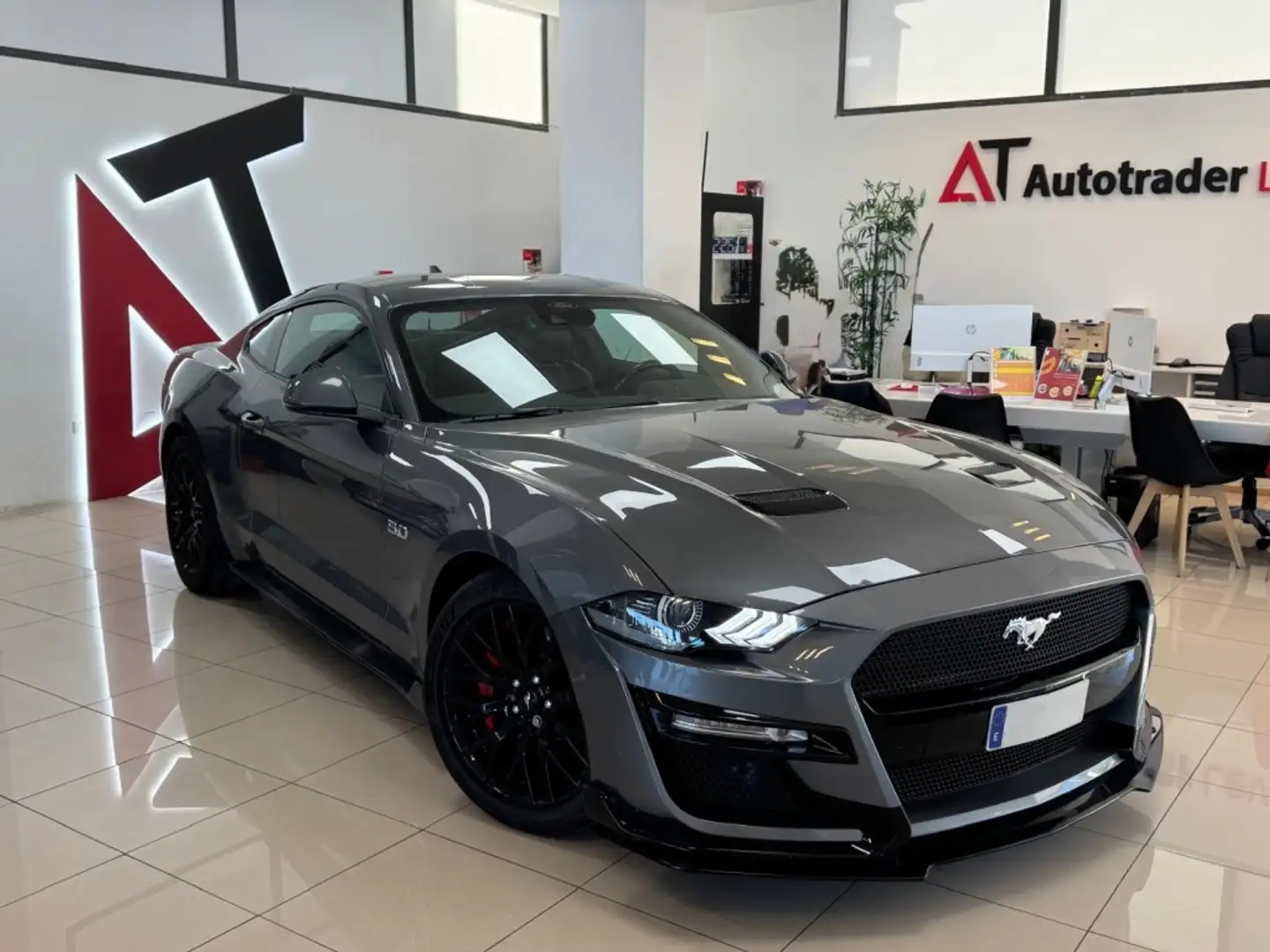 Ford Mustang Fastback 5.0 Ti-VCT GT Gris - 1