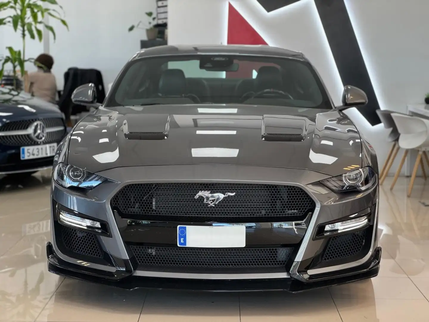 Ford Mustang Fastback 5.0 Ti-VCT GT Gris - 2