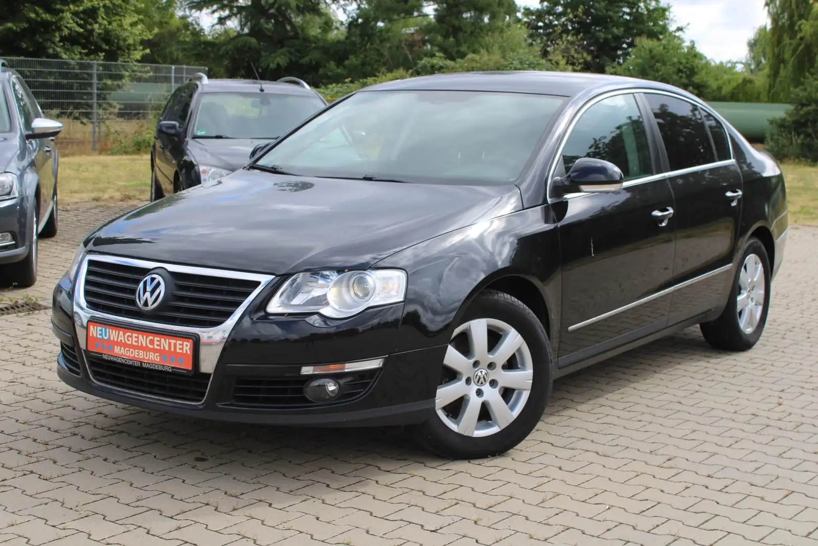 Volkswagen Passat 2.0 TDI*LED*SHZ*LM*TEMPOMAT*FRONT ASSIST Bleu - 1