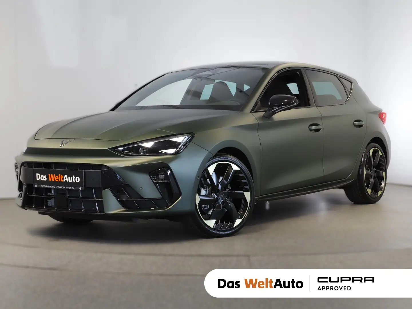 CUPRA Leon TRIBE 1.5 eTSI DSG ACT Grün - 1