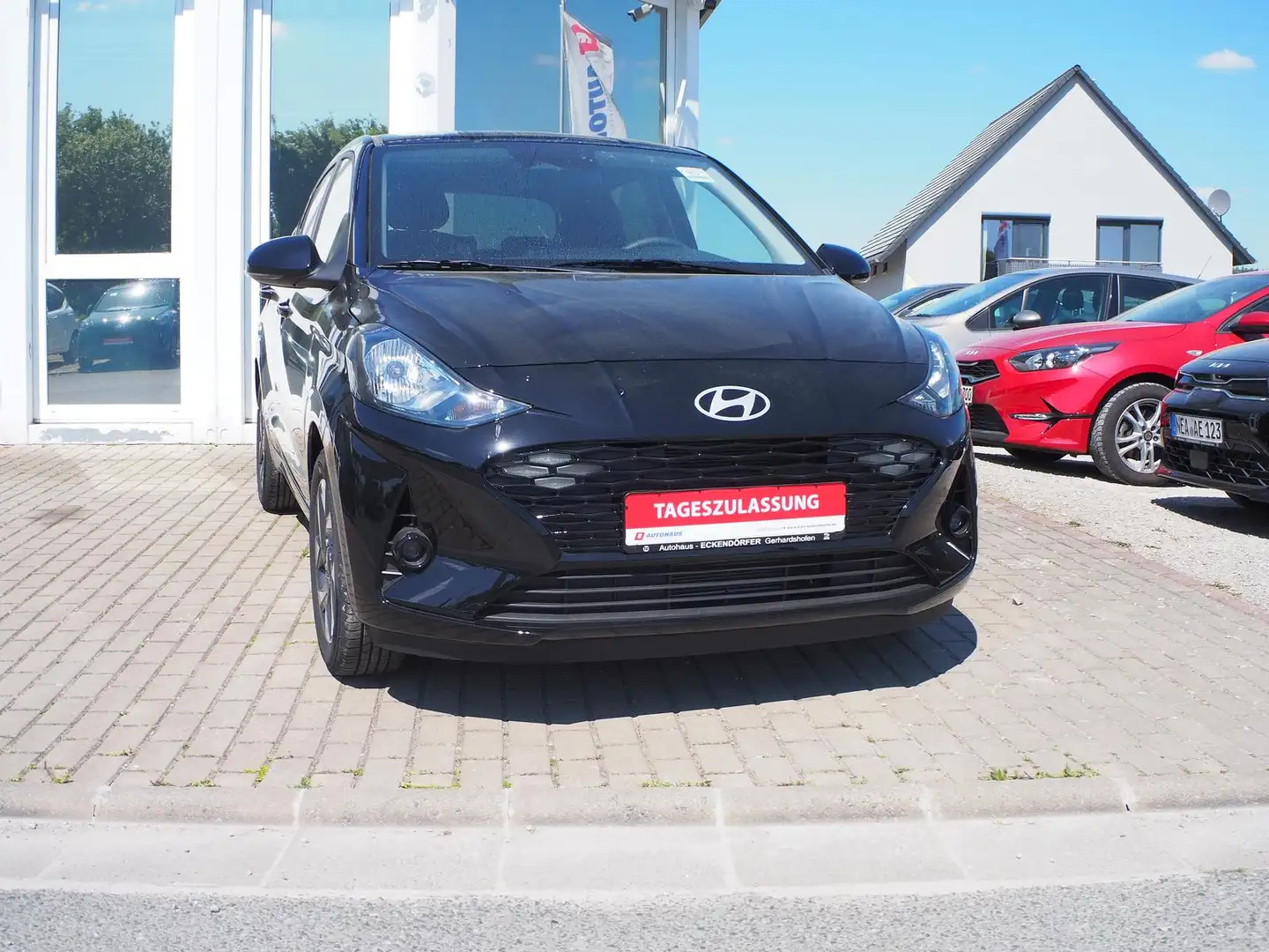 Hyundai i10 1.2 GoPlus MY25 *Navi*Kamera*Alu*Klima-AT* Nero - 1