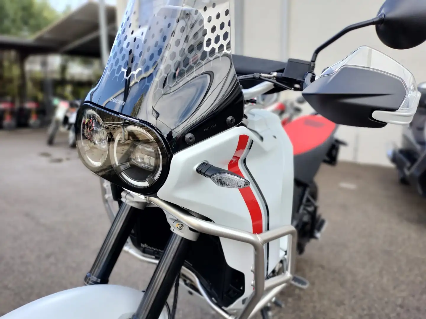 Ducati DesertX Biały - 1