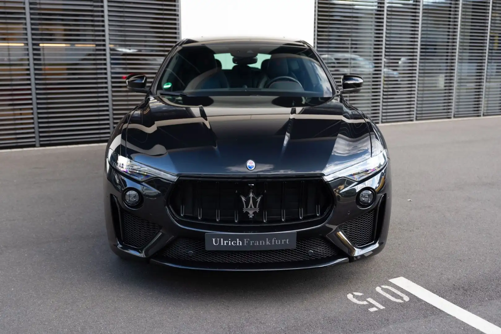 Maserati Levante GTS V8 ***Maserati-Frankfurt*** Noir - 2