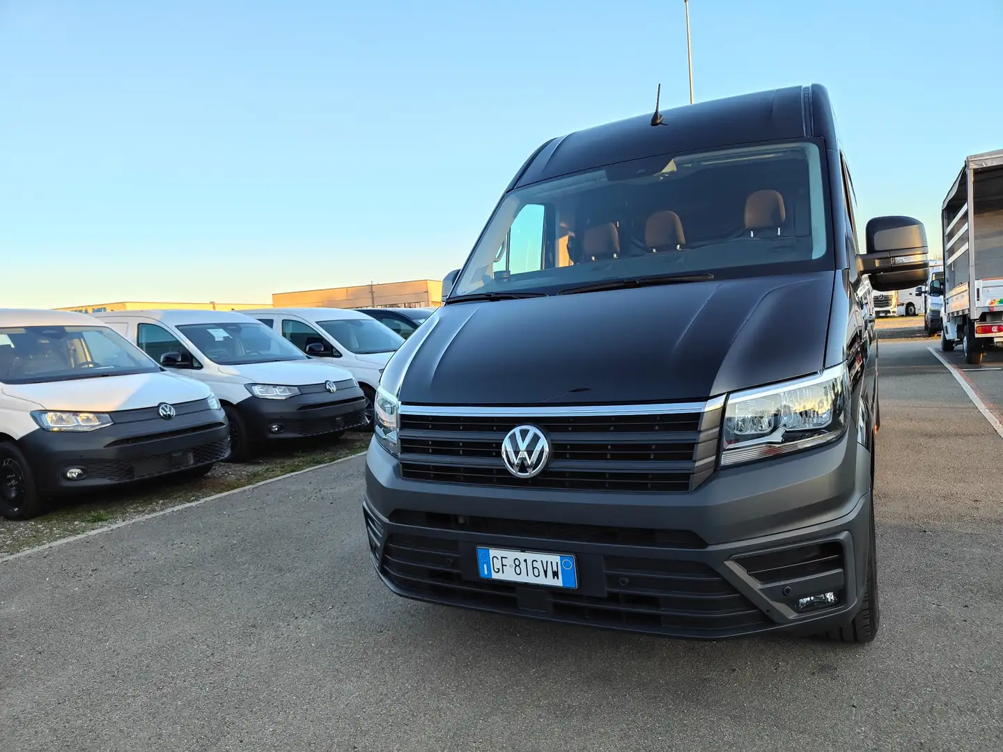 Volkswagen Crafter 2.0 BTDI 177 cv L4H3 KM 21.000 Schwarz - 2