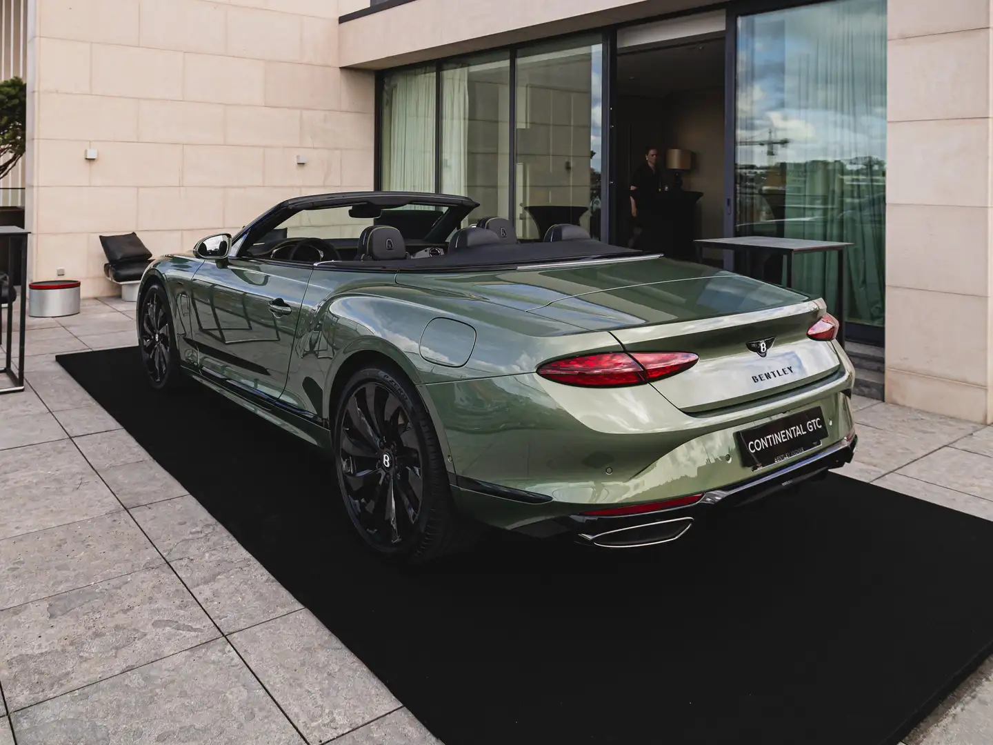Bentley Continental GTC Black Edition Verde - 2