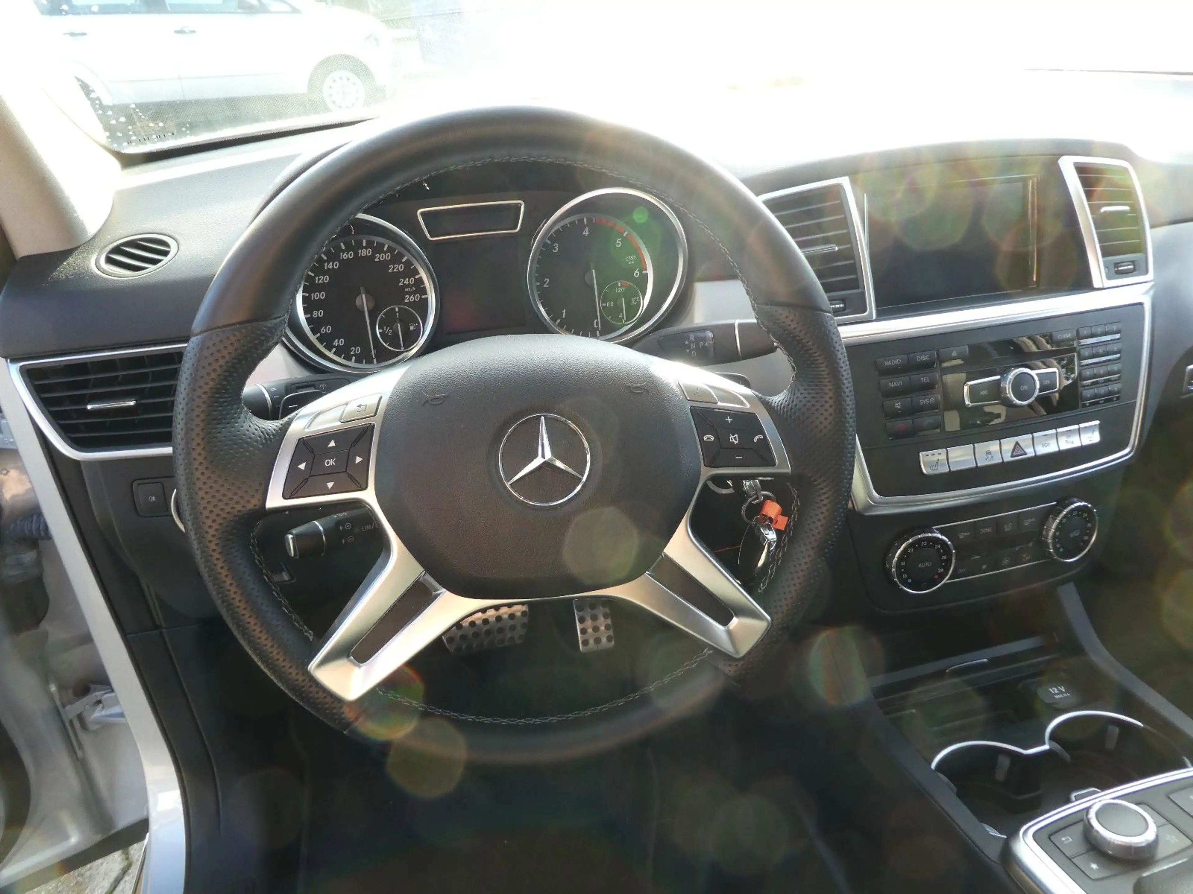 Mercedes-Benz ML 350 CDI BlueTec 4Matic *Traum Zustand* — photo 11
