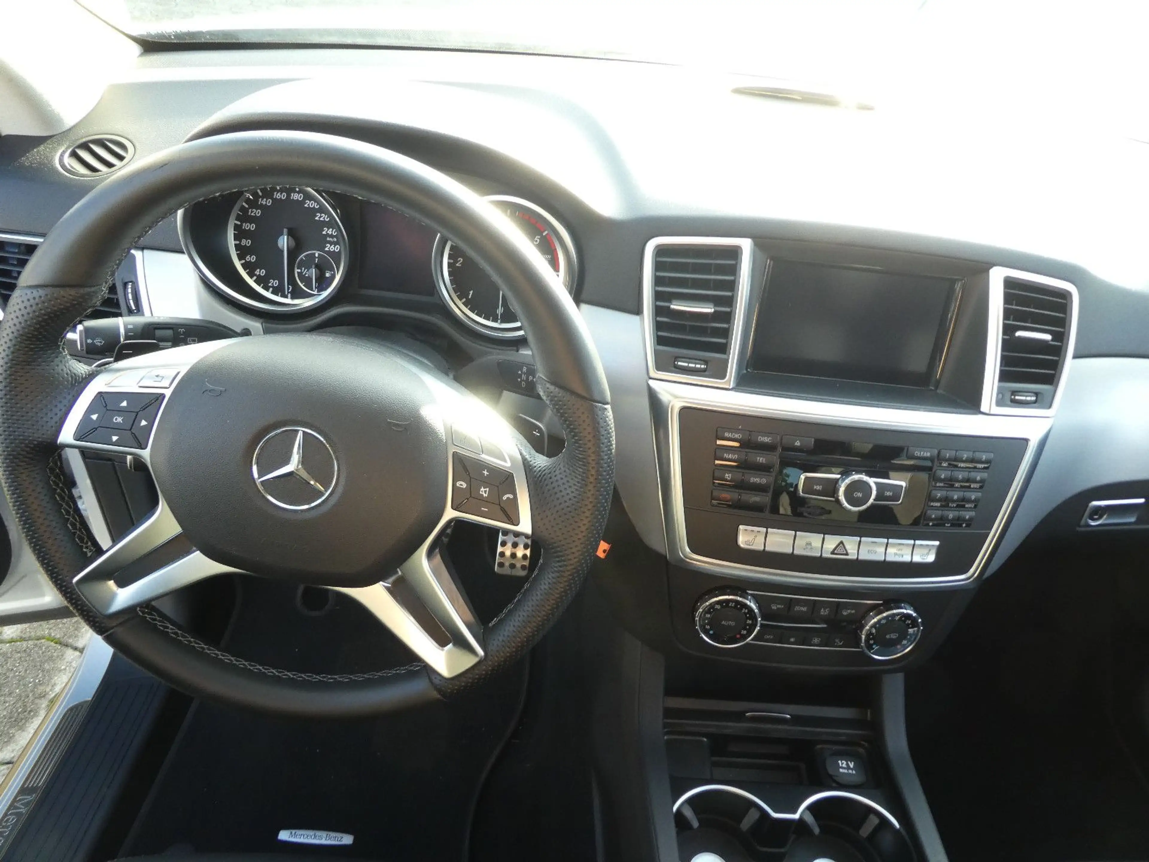 Mercedes-Benz ML 350 CDI BlueTec 4Matic *Traum Zustand* — photo 13