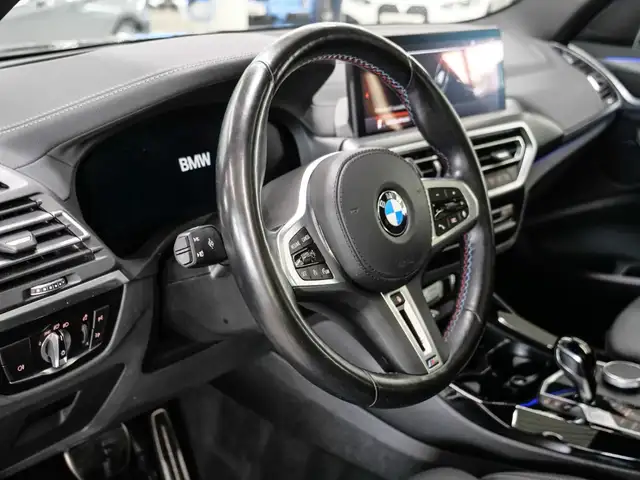 BMW X3 view 8