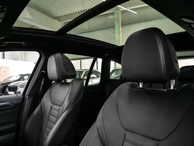 BMW X3 view 10