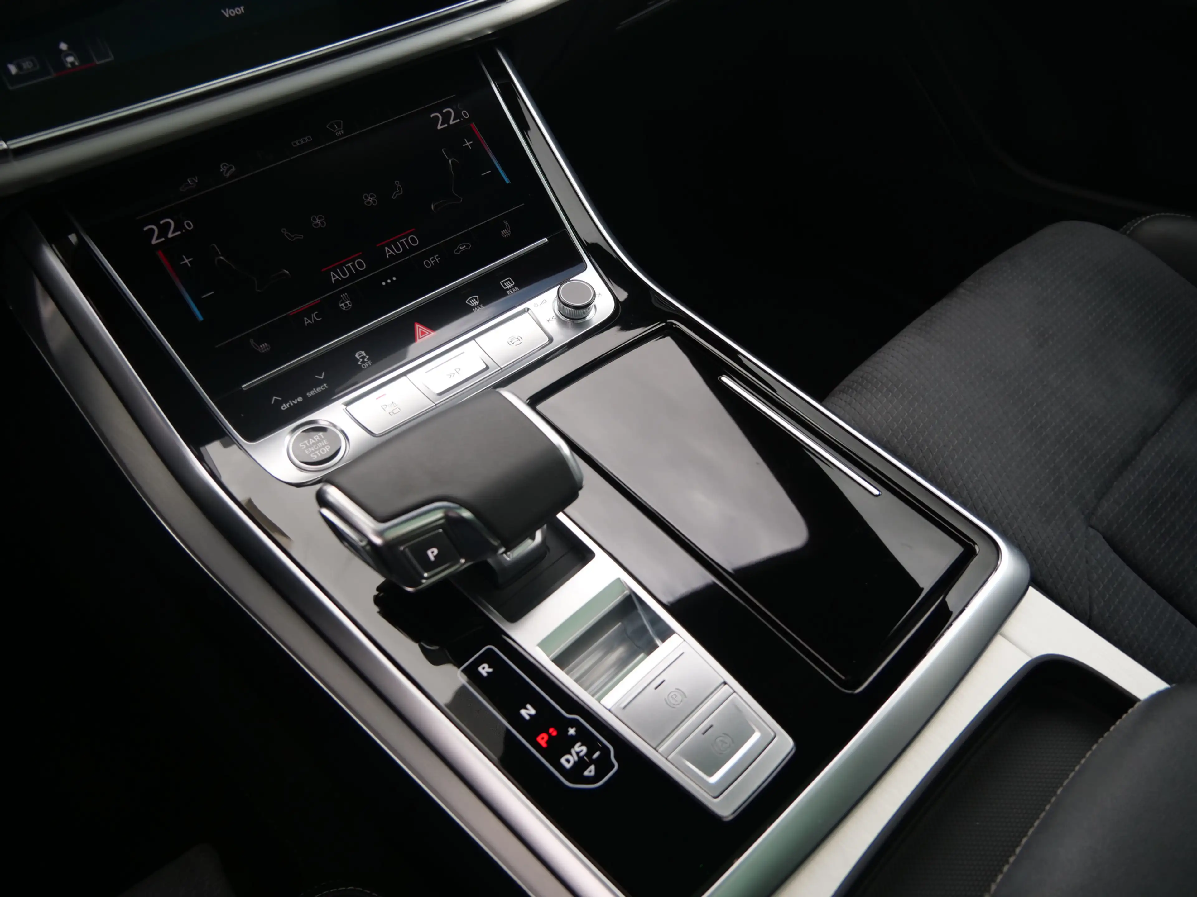 Audi Q8 55 TFSI e-hybrid quattro Black Line 394 Pk Automaa — photo 6